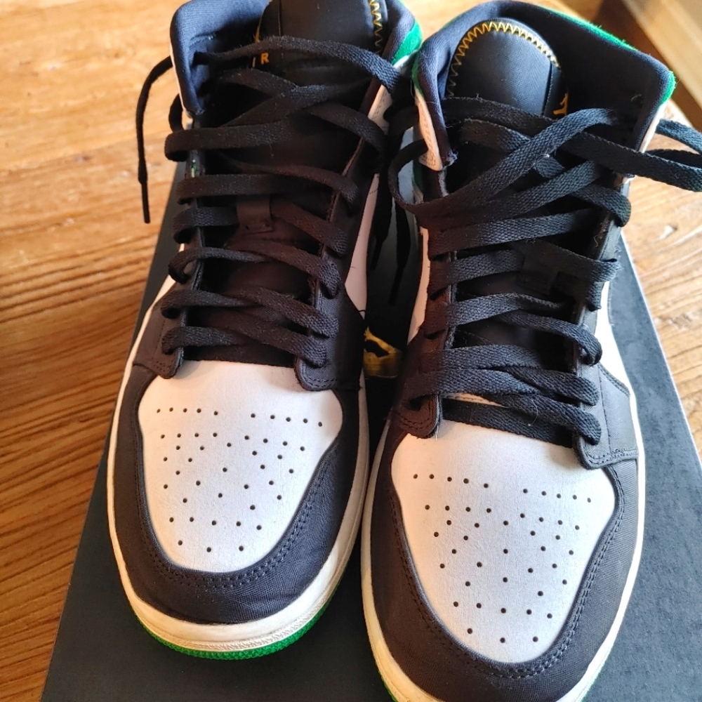 Jordon One Oakland Mids